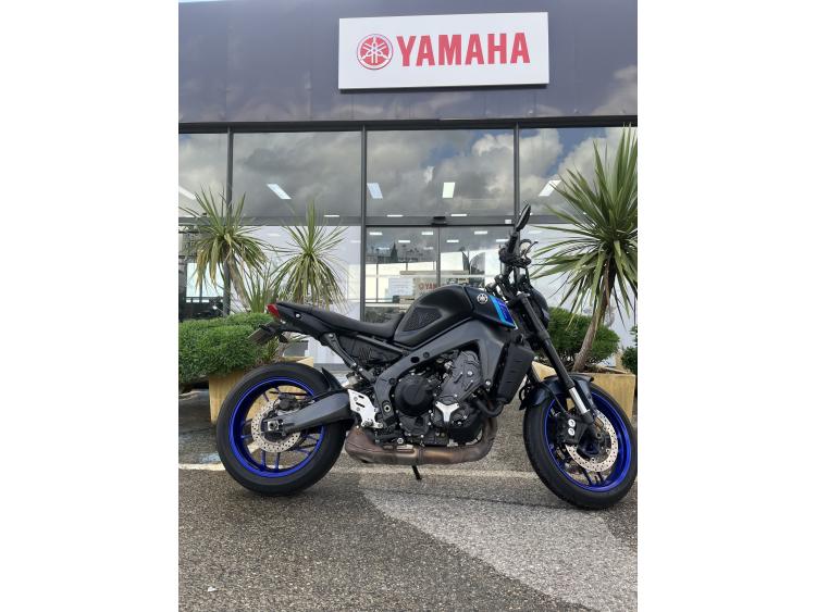 YAMAHA MT-09