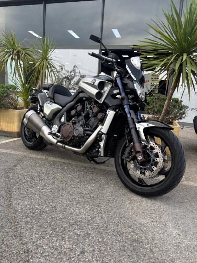 YAMAHA V-MAX 1700