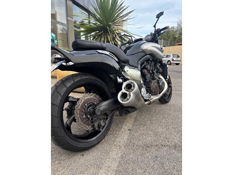 YAMAHA V-MAX 1700