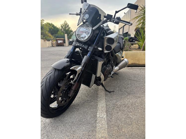 YAMAHA V-MAX 1700